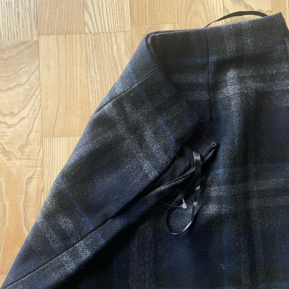 Cute plaid UNIQLO skirt in perfect condition - Picture 3 of 8